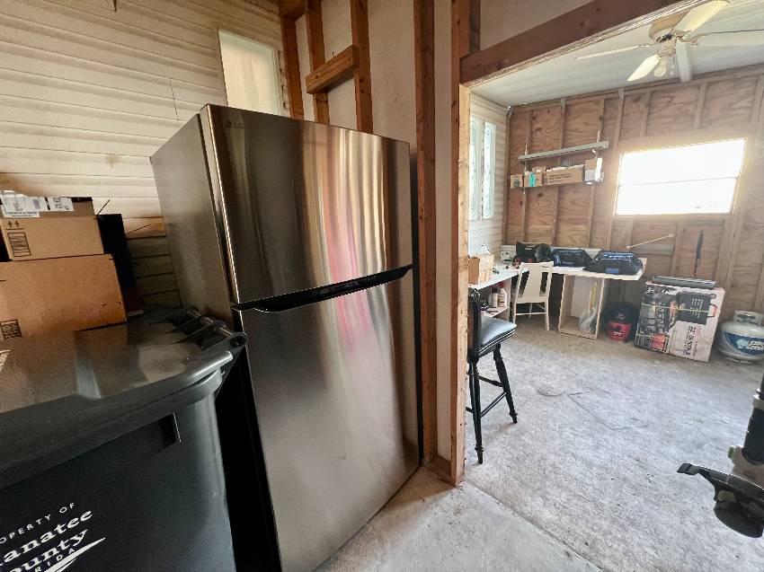 9833 Sucia Circle a Parrish, FL Mobile or Manufactured Home for Sale